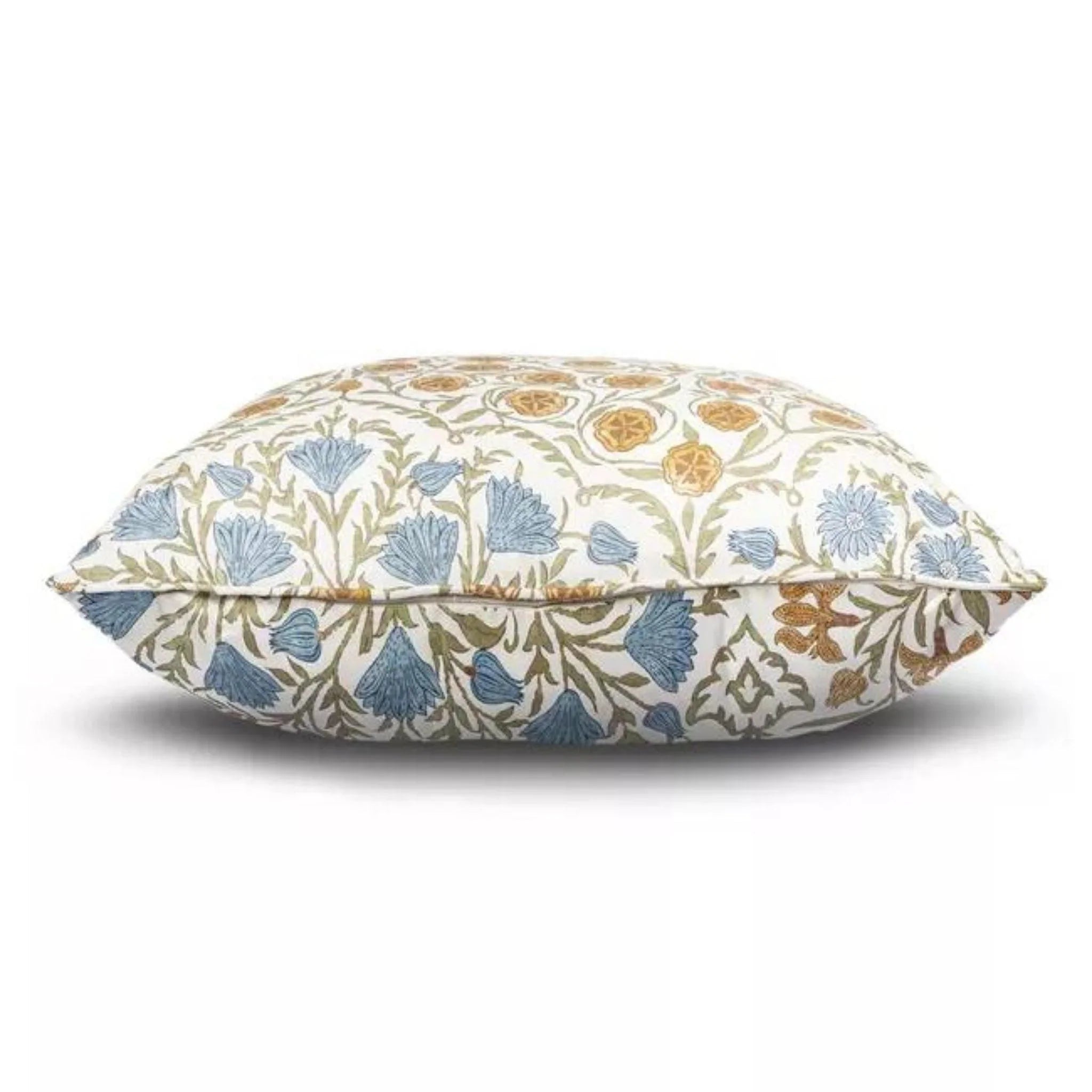 https://www.wellappointedhouse.com/cdn/shop/files/lee-jofa-sapphire-and-gold-sameera-cotton-decorative-throw-pillow-pillows-the-well-appointed-house-2.webp?v=1691692486